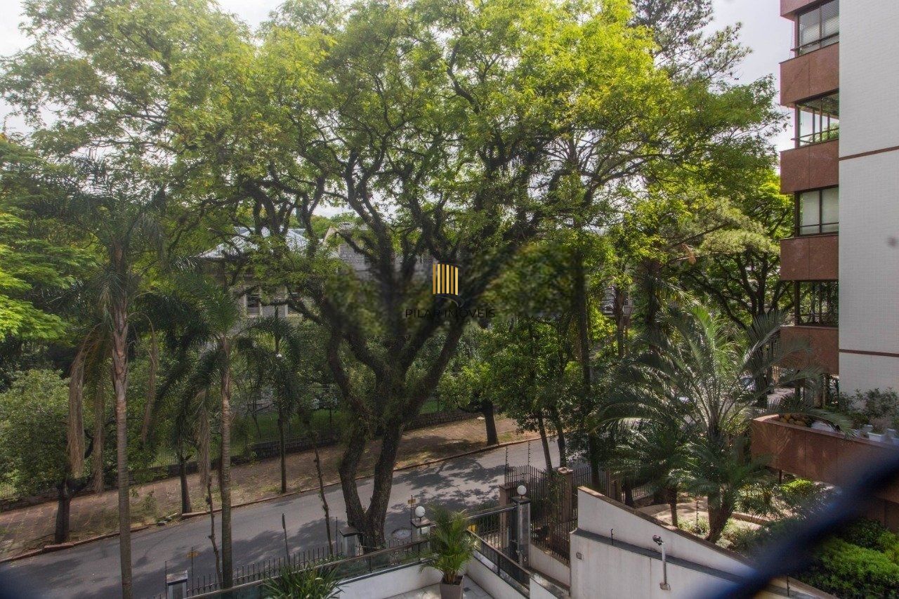 Apartamento com 3 suítes e 3 vagas de garagem no bairro Rio Branco em POA/RS