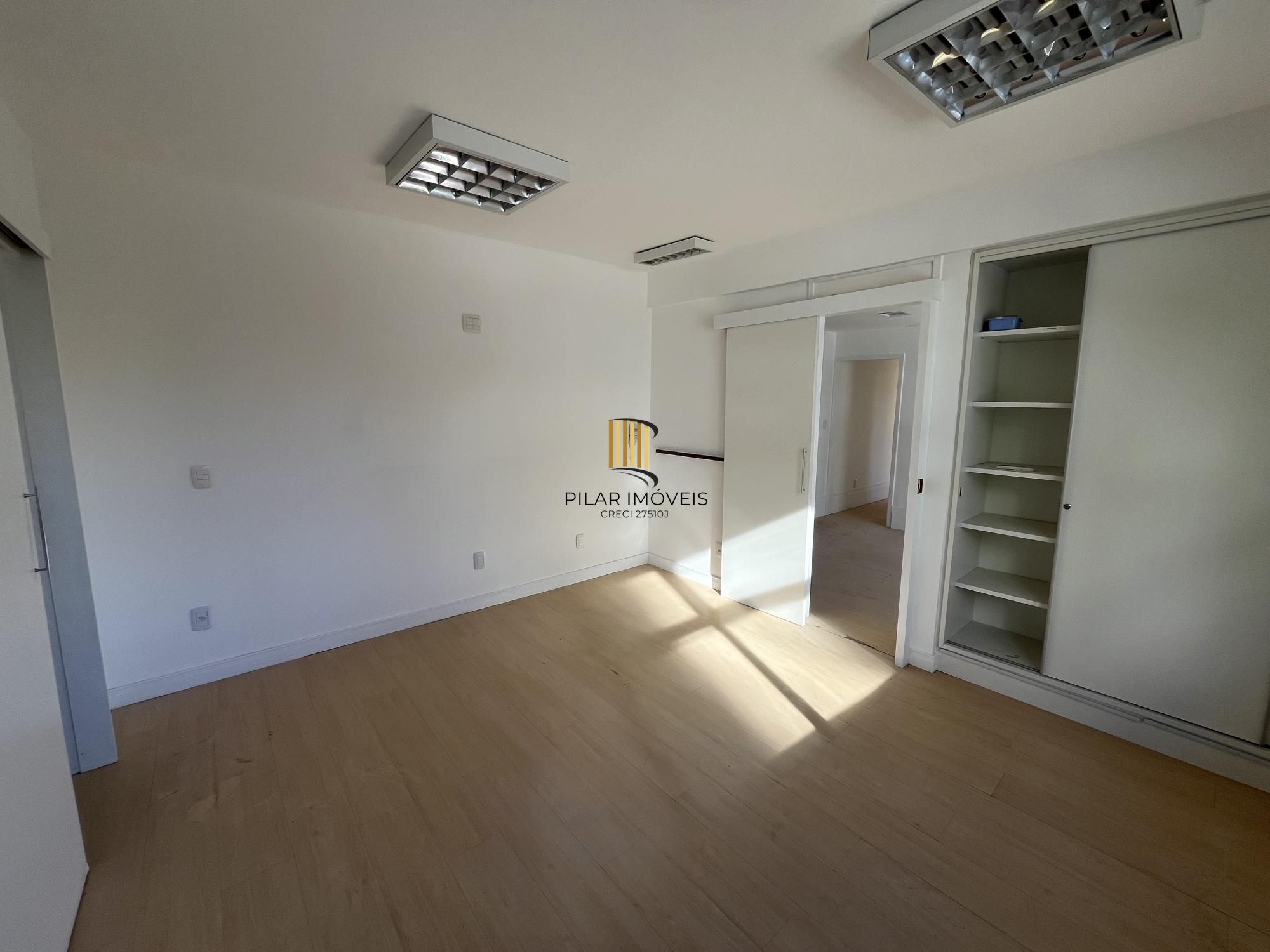 sala comercial grande prédio com elevador no bairro Rio Branco em Porto Alegre