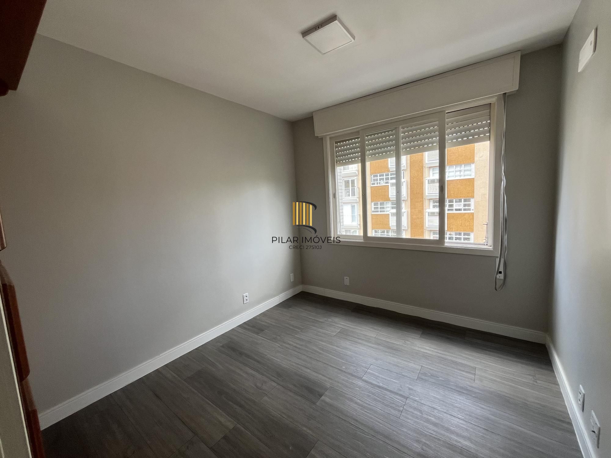Apartamento de 3 quartos, suíte e 1 vaga de garagem no bairro Menino Deus em POA
