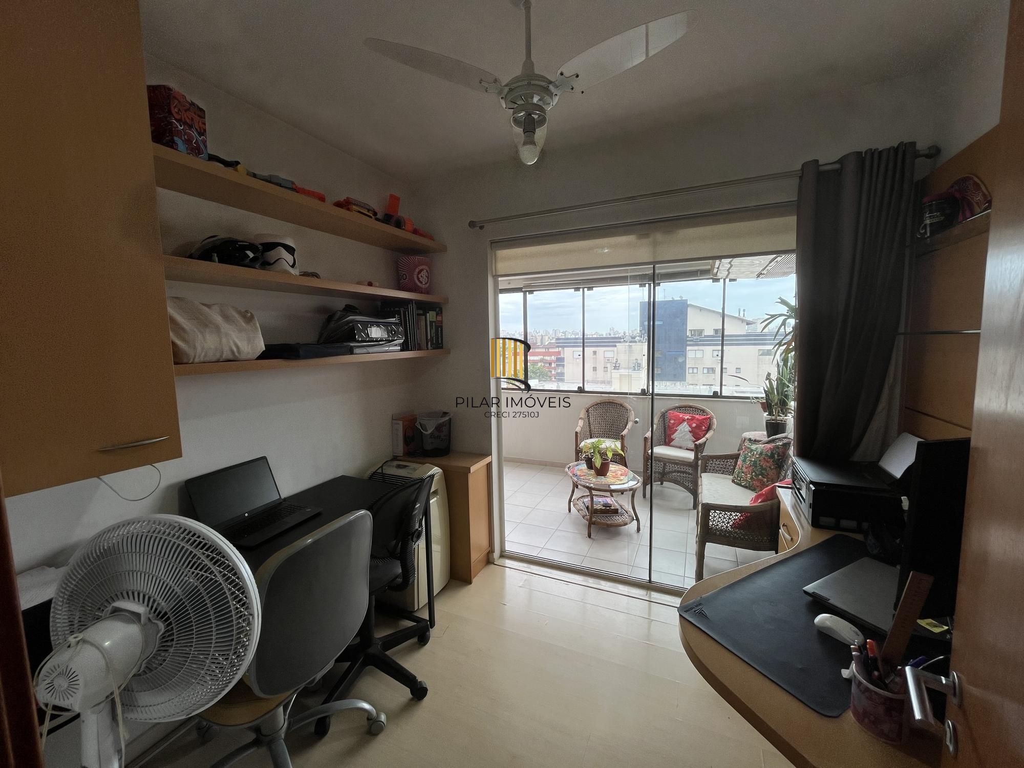 Apartamento de três dormitórios, suíte e uma vaga de garagem no bairro Santana