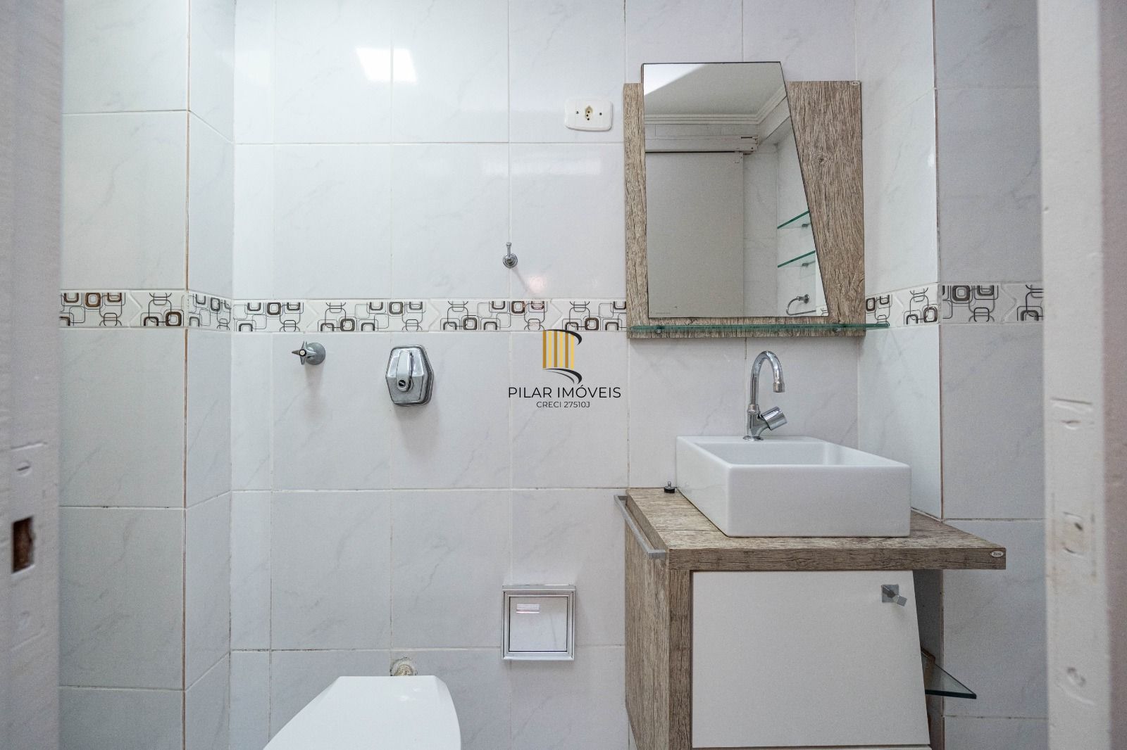 Apartamento de 1 dormitório, semi mobiliado, pronto para morar e com vaga Centro