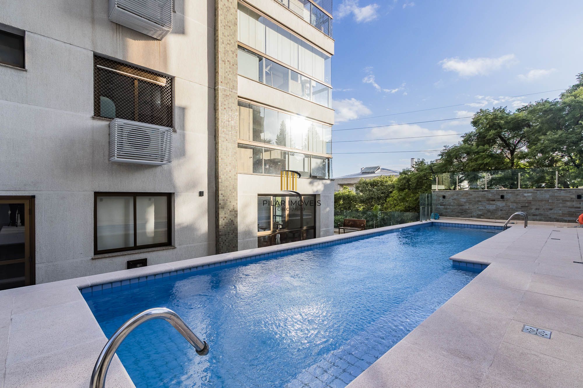 Apartamento de 3 quartos, suíte e 2 vagas de garagem bairro Higienópolis em POA