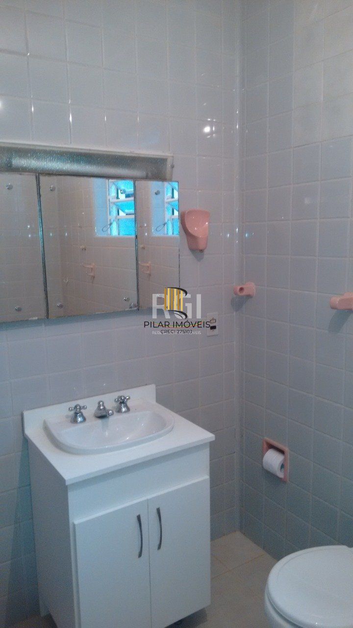Casa para Venda - 363m², 3 dormitórios, sendo 1 suites, 2 vagas - São João