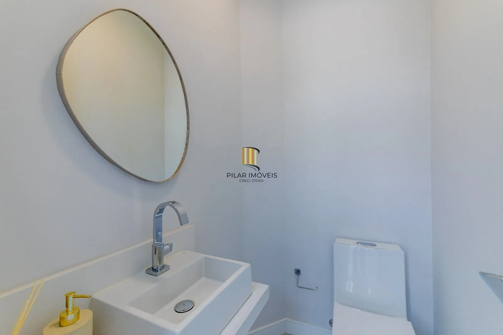 Apartamento à venda em Porto Alegre – pronto para morar, totalmente reformado.