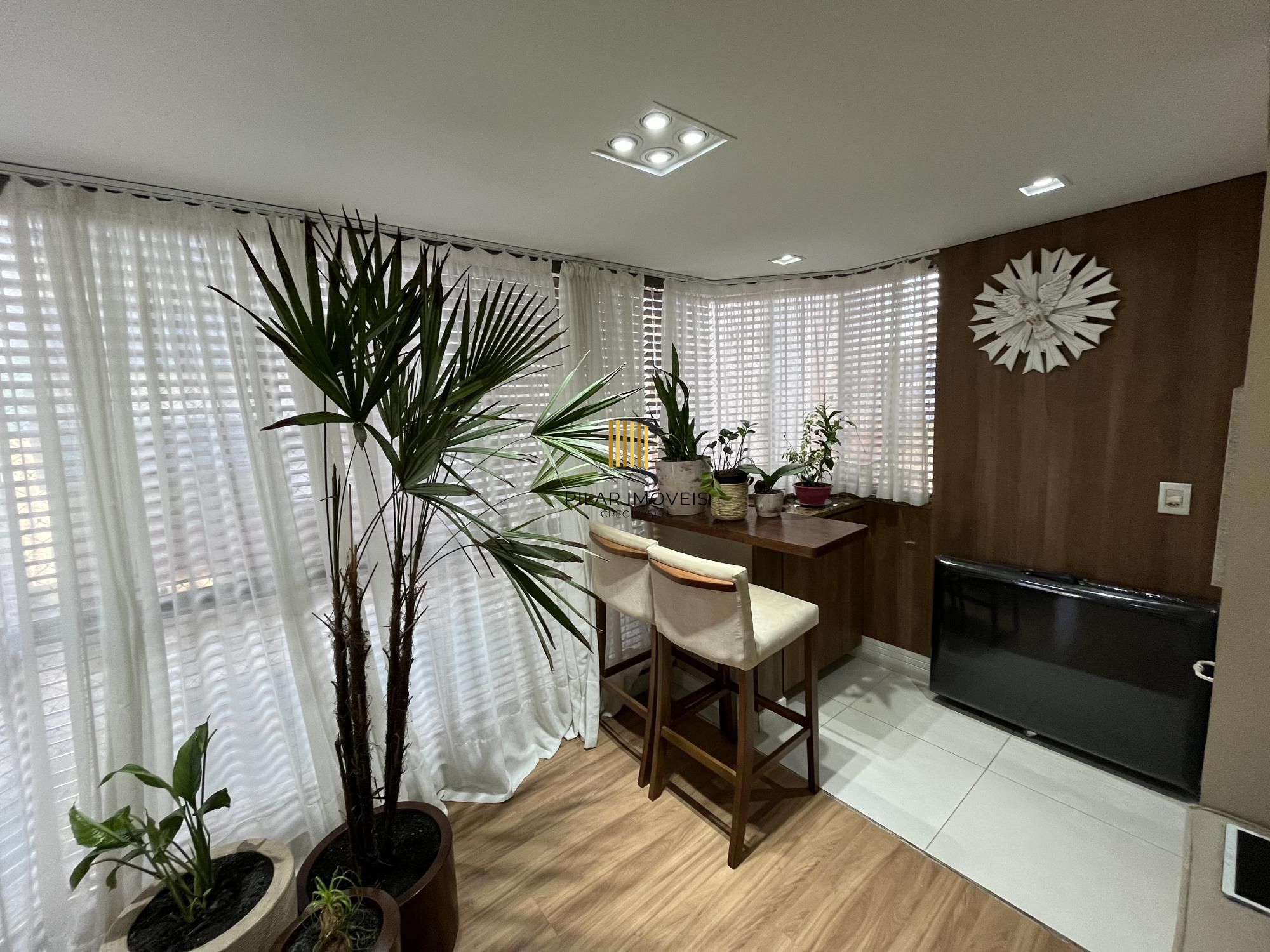 Apartamento de 3 quartos, suíte e 1 vaga de garagem no Bairro Menino Deus em POA