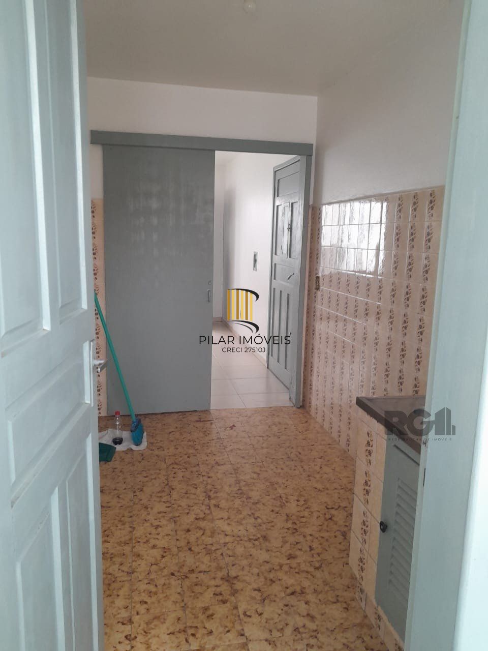   Apartamento térreo de um quarto no bairro Santana em Porto Alegre