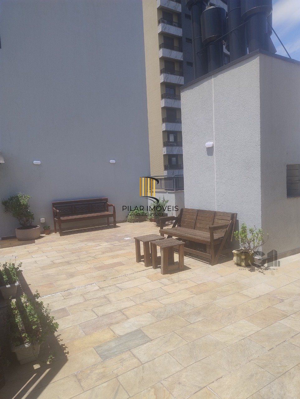 Apartamento para Venda - 72.98m², 3 dormitórios, suíte e 1 vaga - Menino Deus