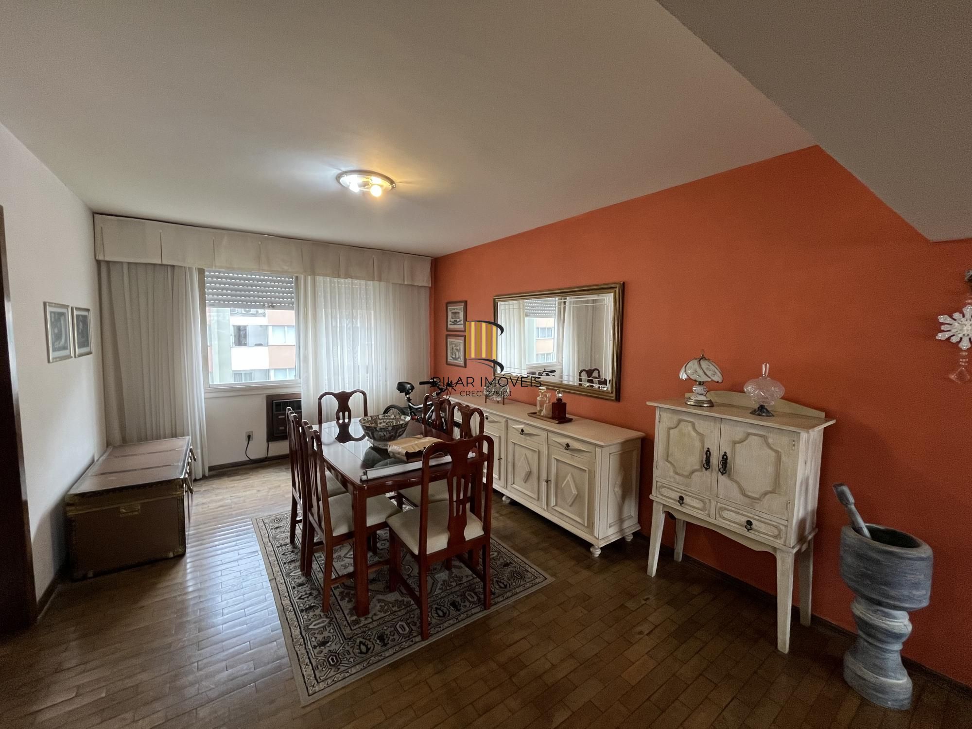 Apartamento de dois quartos com suíte no bairro Menino Deus em Porto Alegre