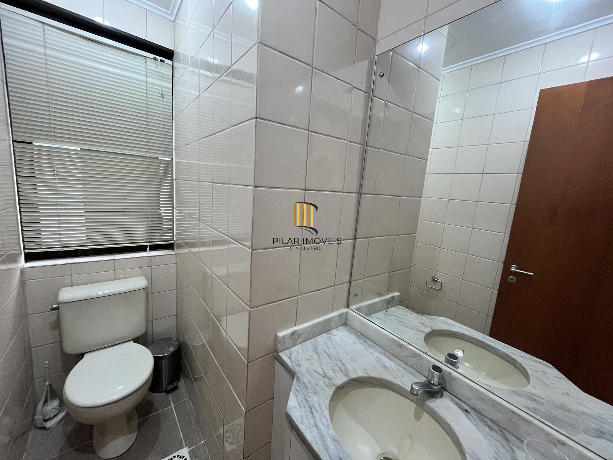 sala comercial com uma vaga de garagem no bairro Bom Fim