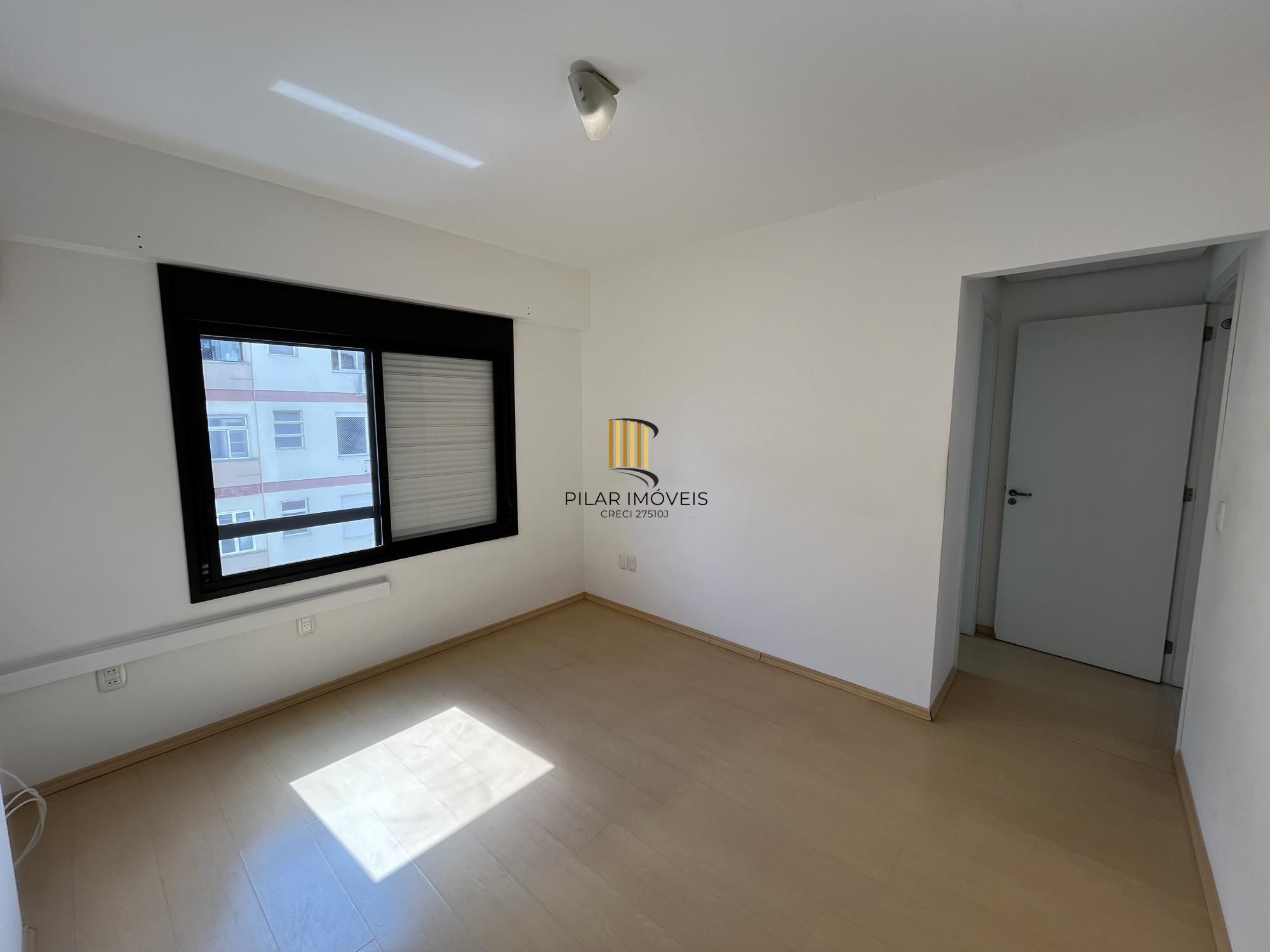 Apartamento de 2 quartos e 1 vaga de garagem no bairro Menino Deus Porto Alegre