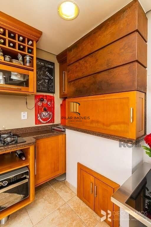 Cobertura para Venda - 185m², 3 dormitórios, sendo 1 suites, 2 vagas - Petrópolis
