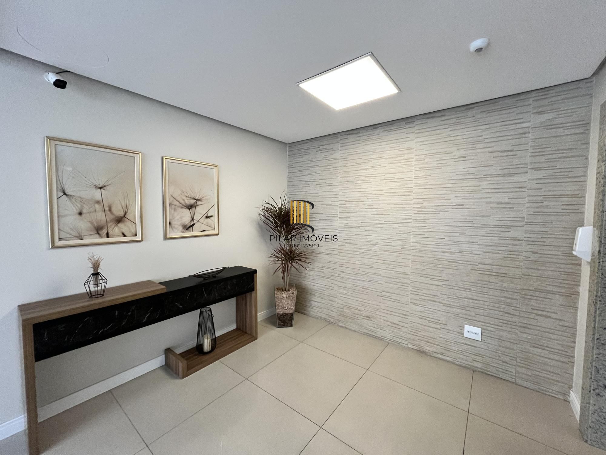 Apartamento de 3 quartos, suíte e 2 vagas de garagem no bairro Menino Deus POA