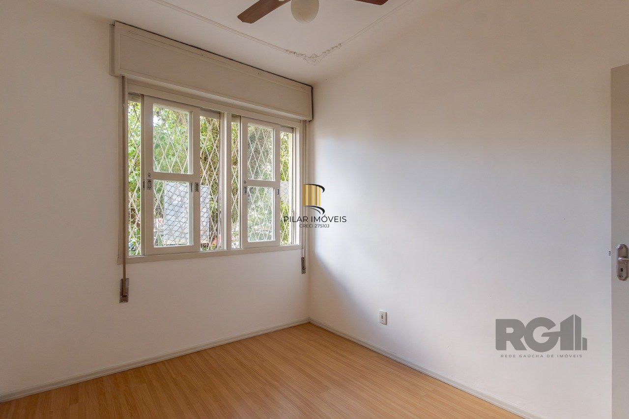 Apartamento de dois quartos e dois banheiros no bairro Rio Branco em Porto Alegre.