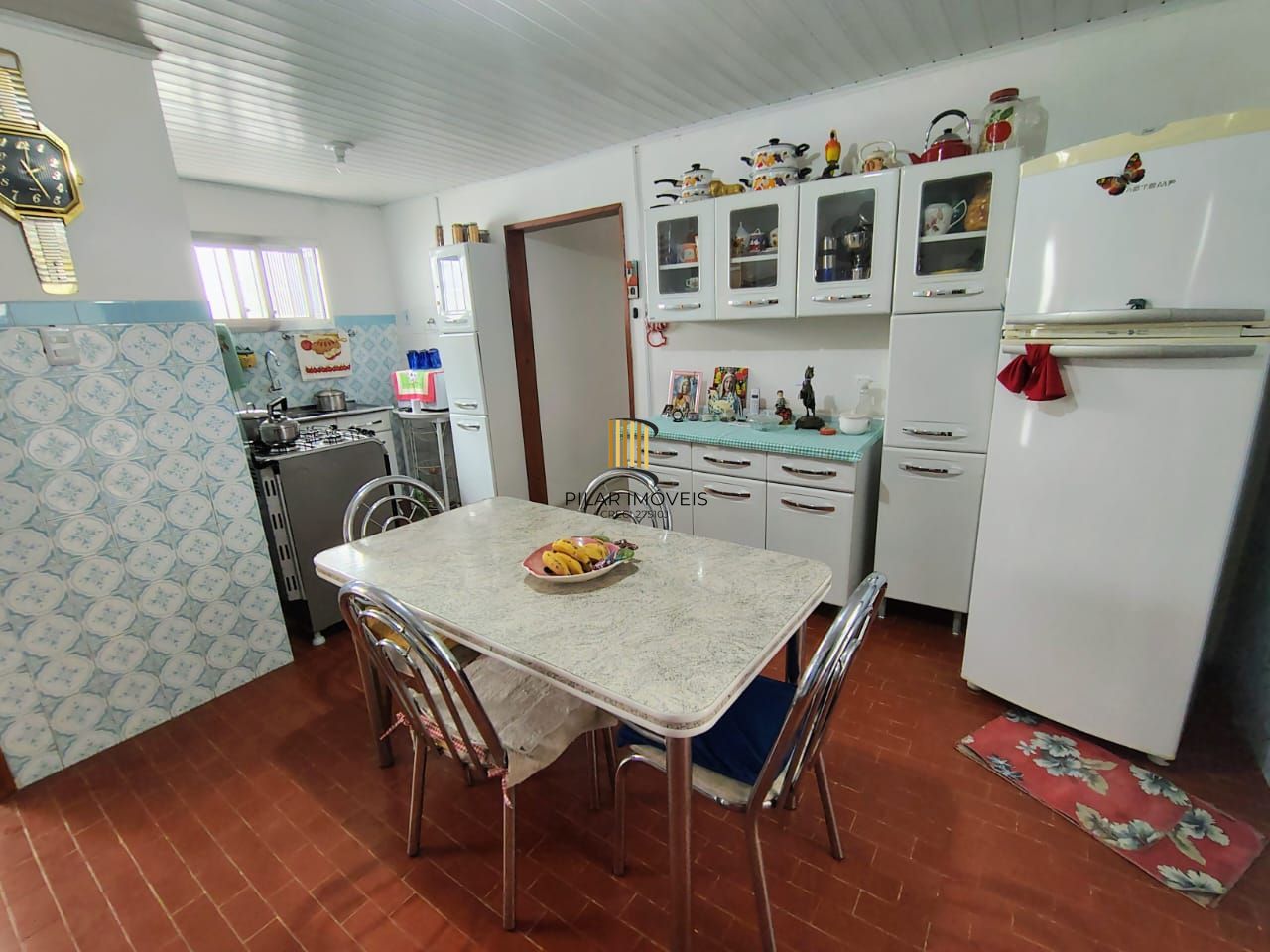 Casa 3 dormitórios e 3 vagas de garagem.