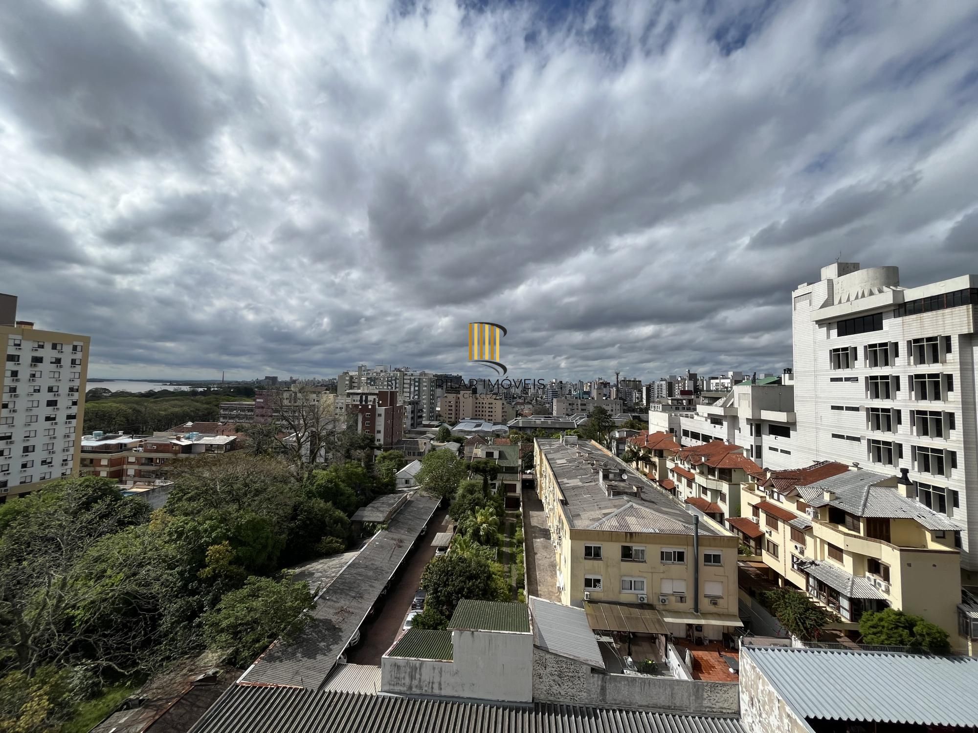 Apartamento de 3 quartos, suíte e 1 vaga de garagem no bairro Menino Deus em POA