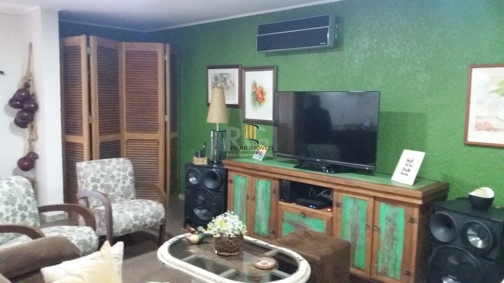 Casa para Venda - 300m², 5 dormitórios, sendo 1 suites, Bela Vista