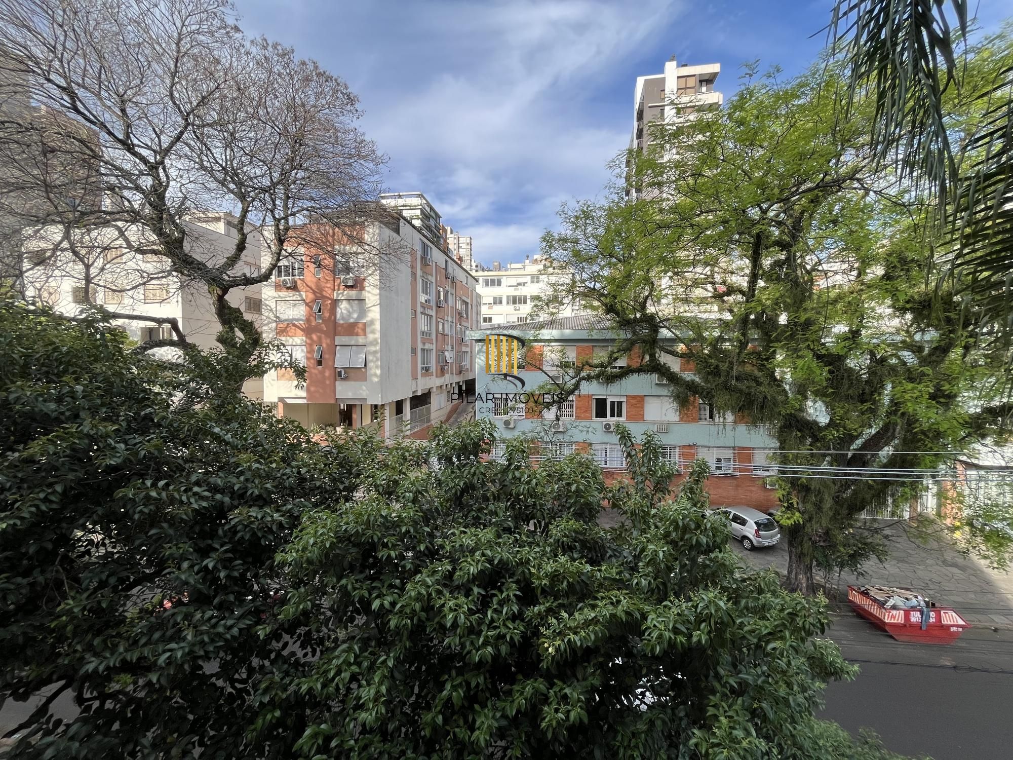 Apartamento de 3 quartos, suíte e 1 vaga de garagem no bairro Petrópolis em POA