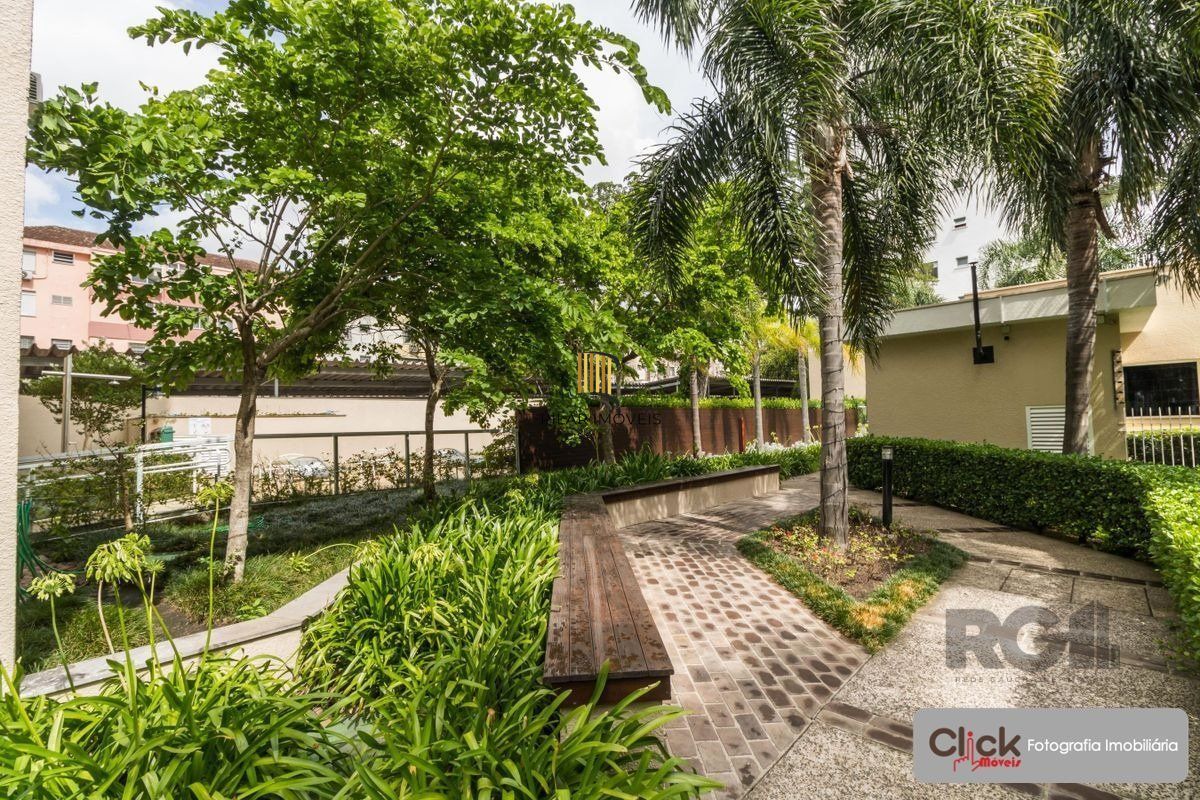 Vende apartamento de 3 quartos, sendo 1 suíte, mobiliado, 1 vaga coberta e escriturada, no Jardim Lindóia - Porto Alegre