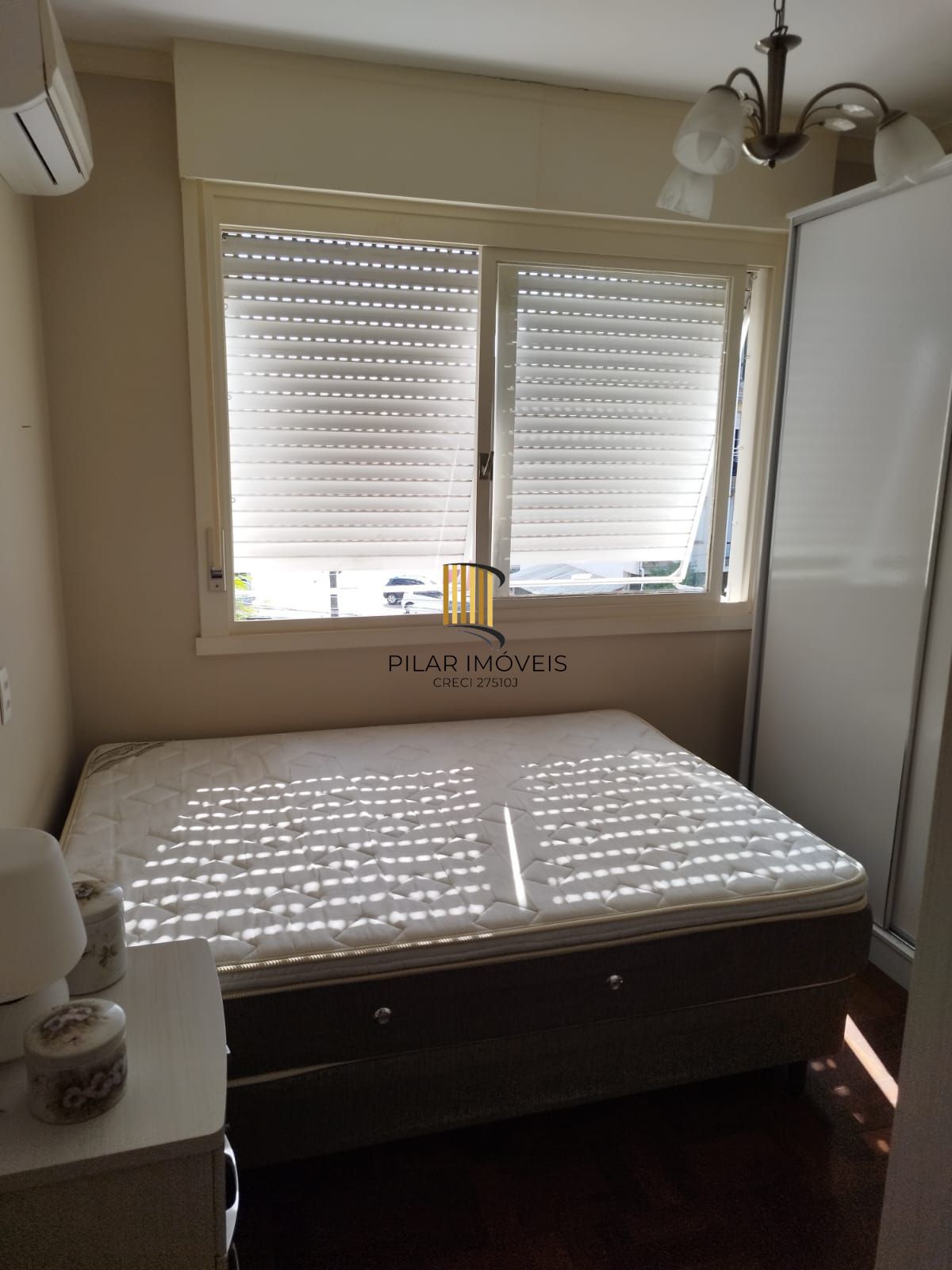 Apartamento de um quarto e uma vaga de garagem no bairro Santa Cecília