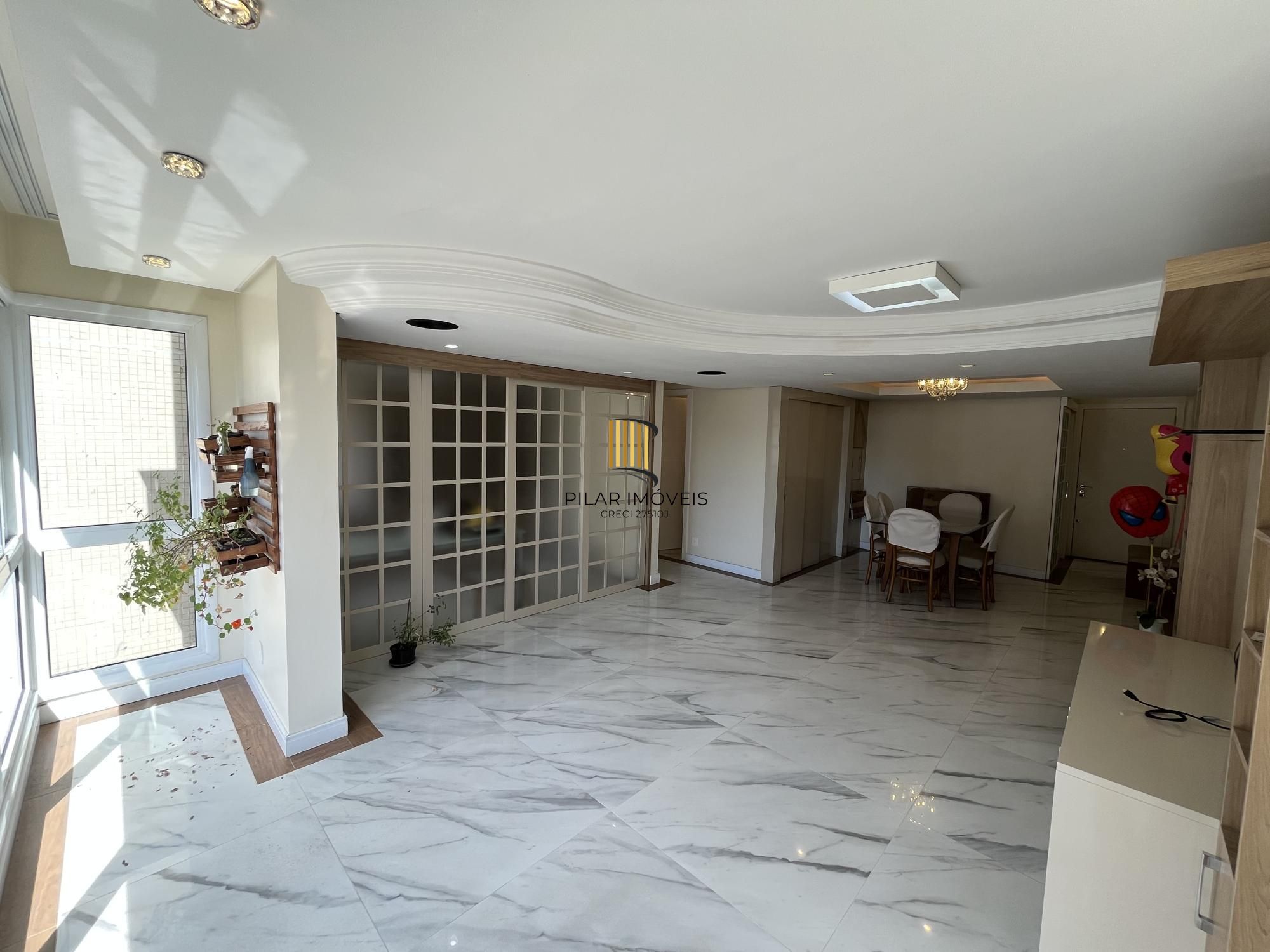 Apartamento de 3 quartos, suíte e 3 vagas de garagem no bairro Auxiliadora POA