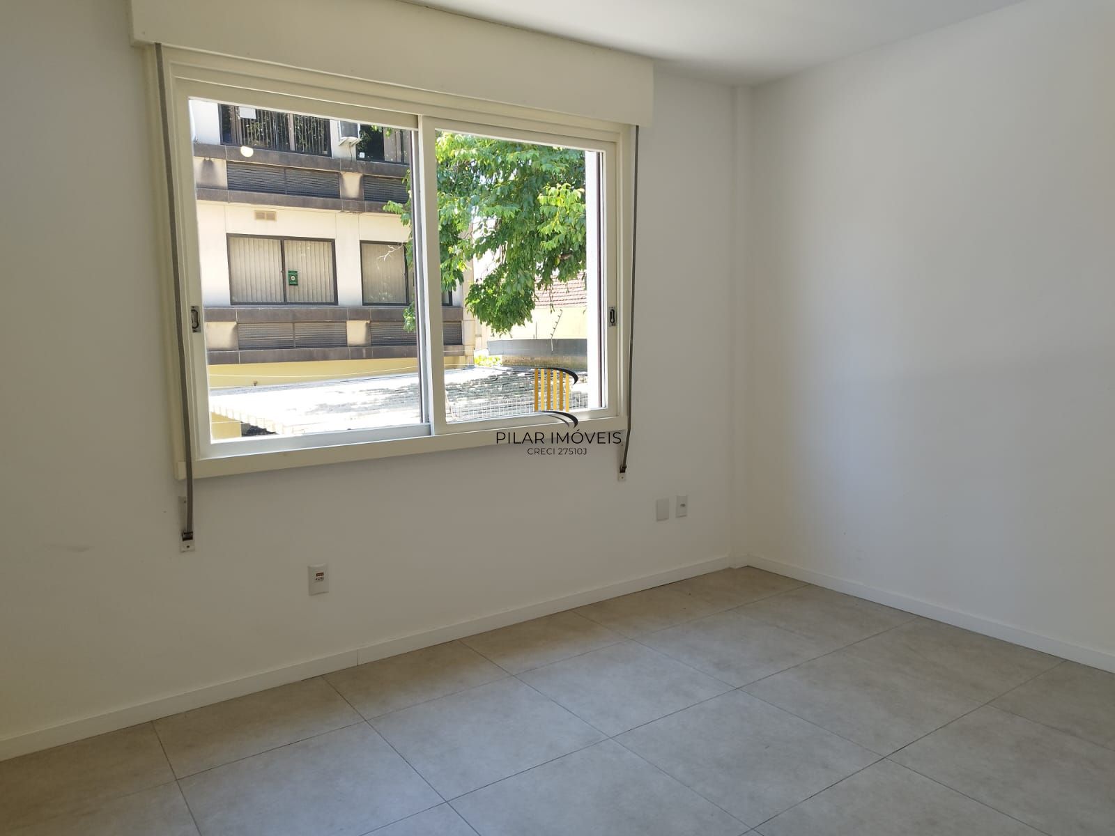 Apartamento de 2 quartos, 2 banheiros e 1 vaga de garagem no bairro Petrópolis