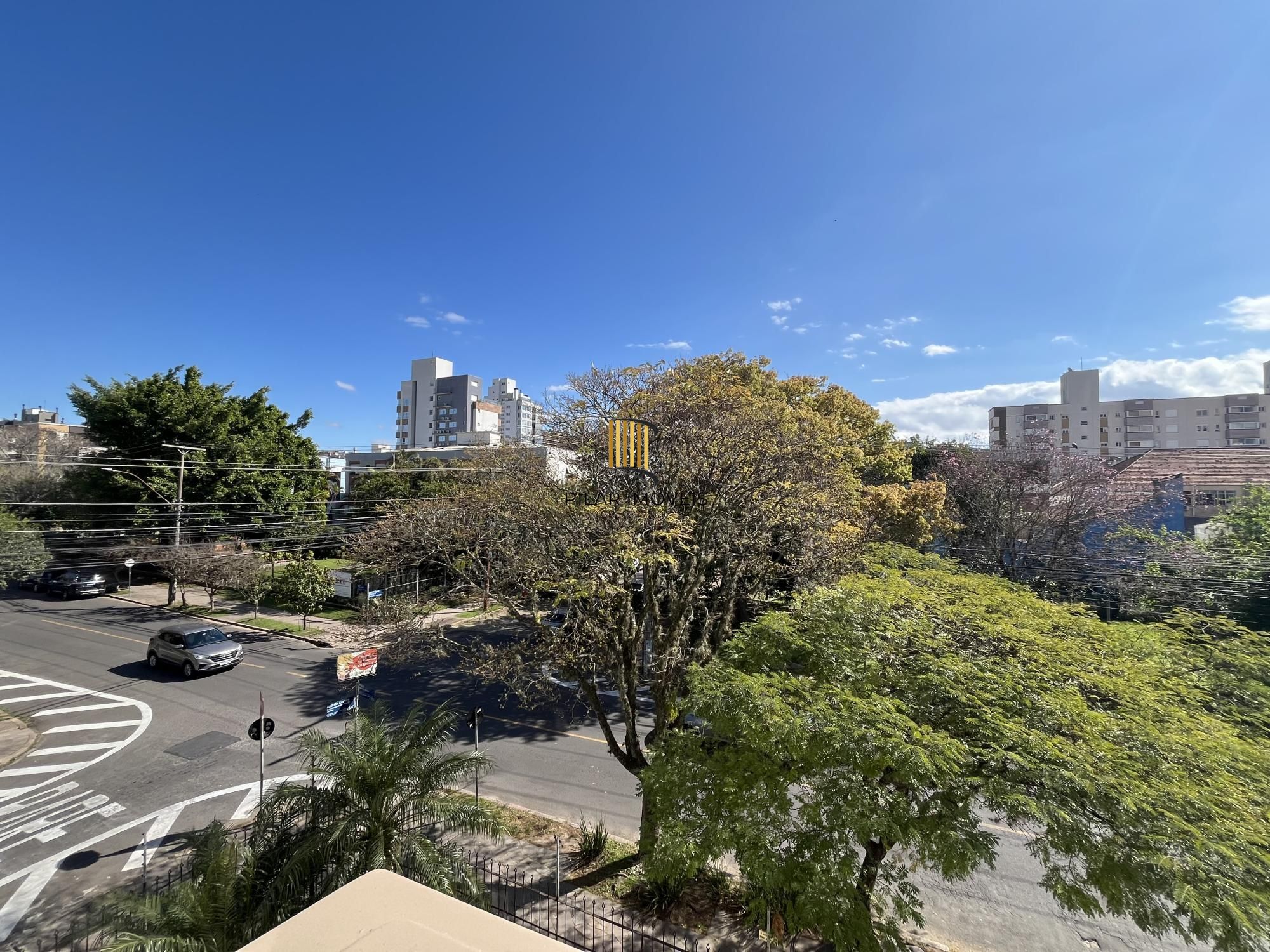 Apartamento de 2 quartos e 1 vaga de garagem bairro Menino Deus em Porto Alegre