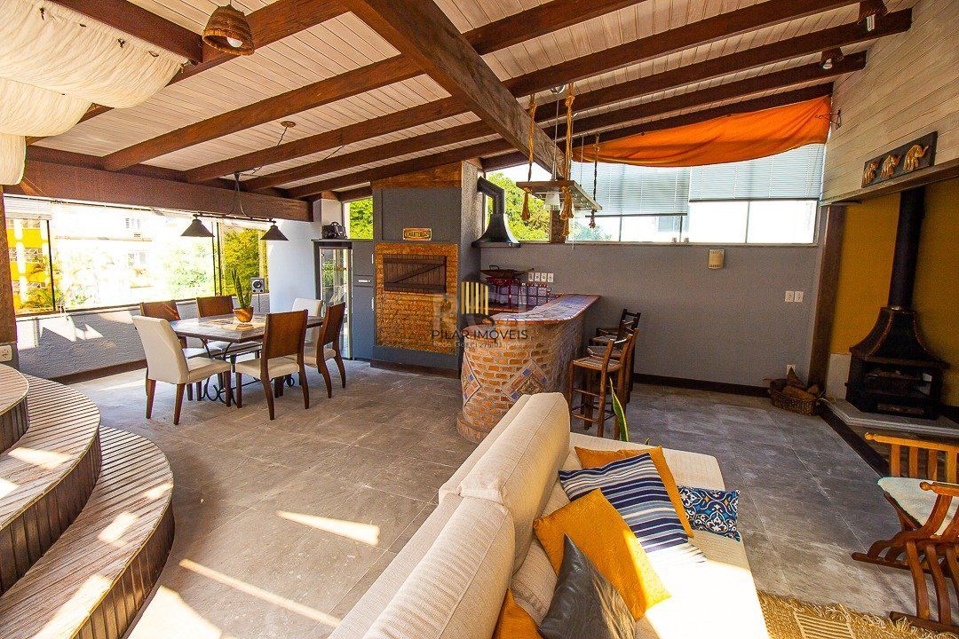 Cobertura para Venda - 116.36m², 2 dormitórios, sendo 1 suites, 1 vaga - Petrópolis