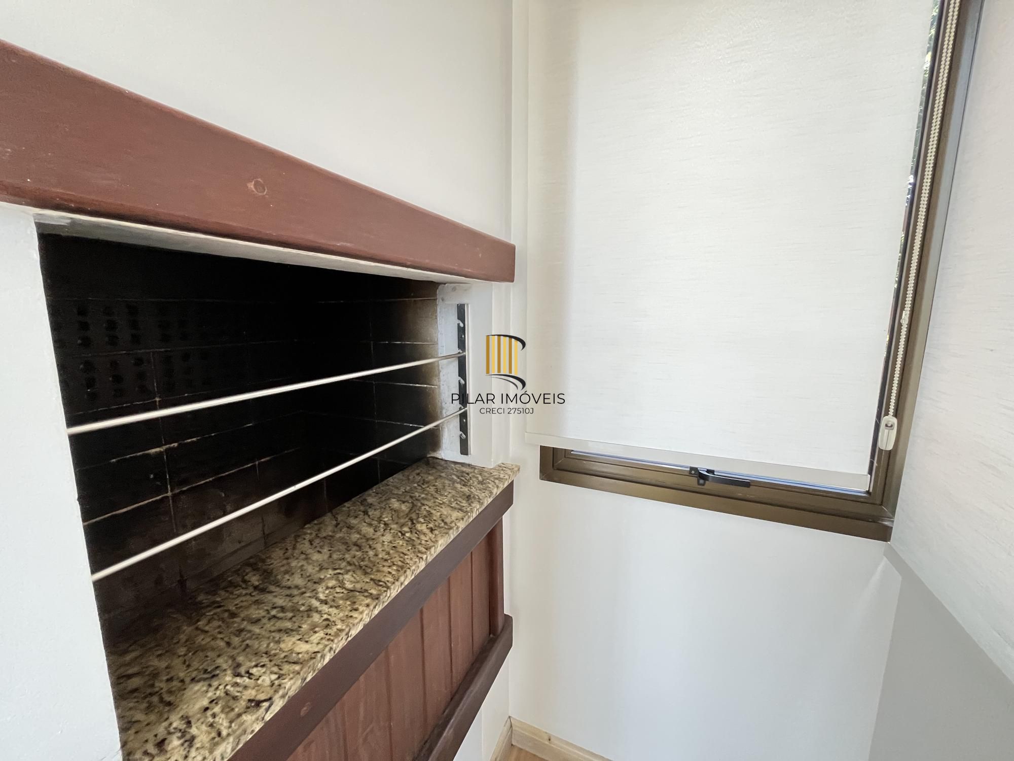 Apartamento de 3 quartos, suíte e 2 vagas de garagem no bairro Petrópolis.