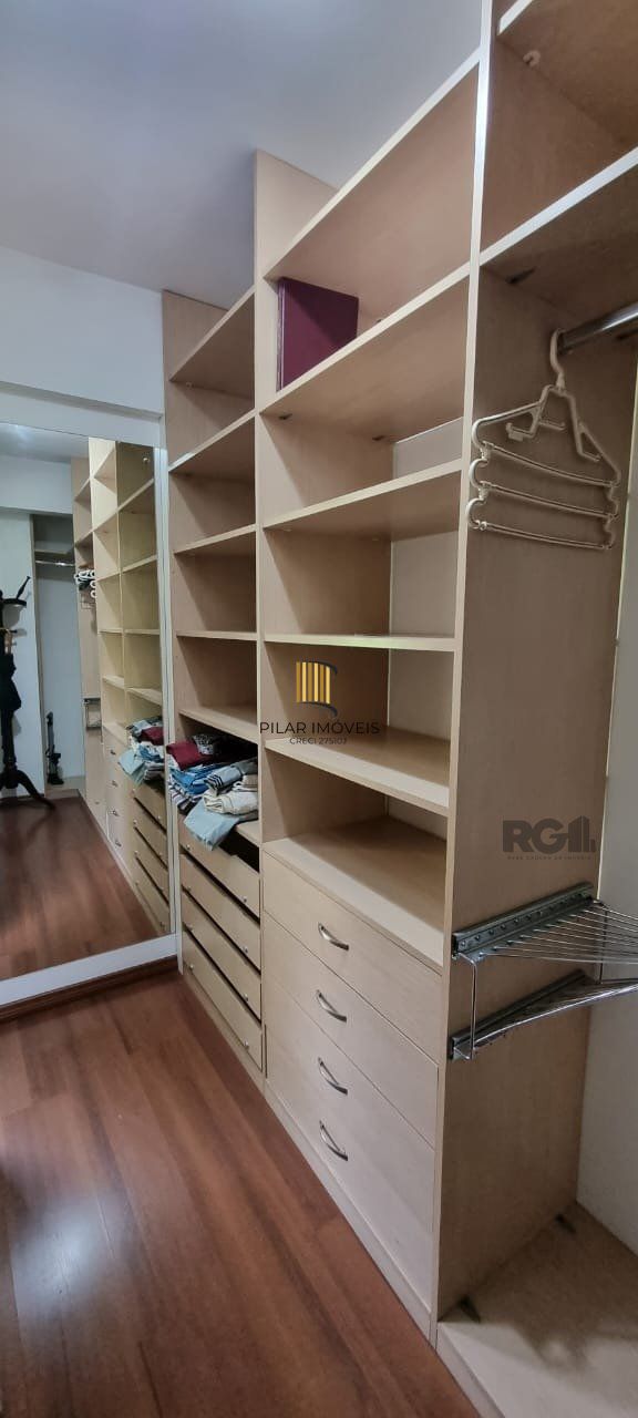 Apartamento de dois quartos e uma vaga de garagem no bairro Independência em Porto Alegre