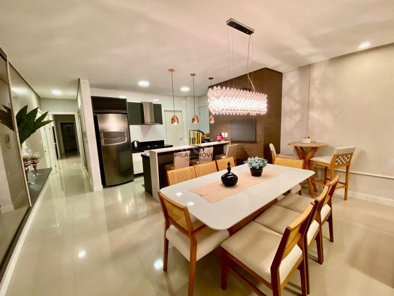 Apartamento para Venda - 140m², 3 dormitórios, sendo 2 suites, 2 vagas - Centro