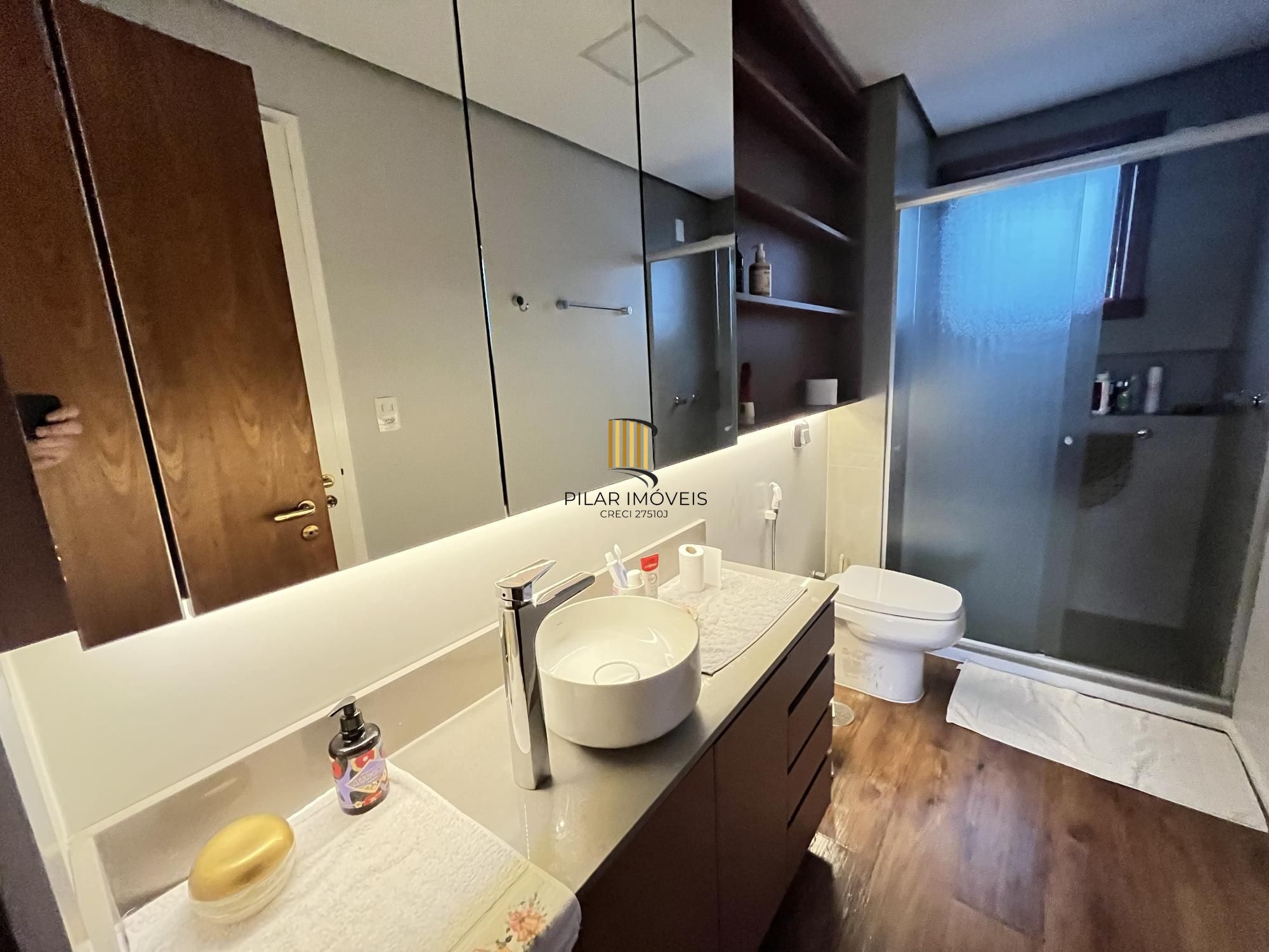 Apartamento de 3 quartos, 2 suítes, 1 americana e 2 vagas no bairro Farroupilha