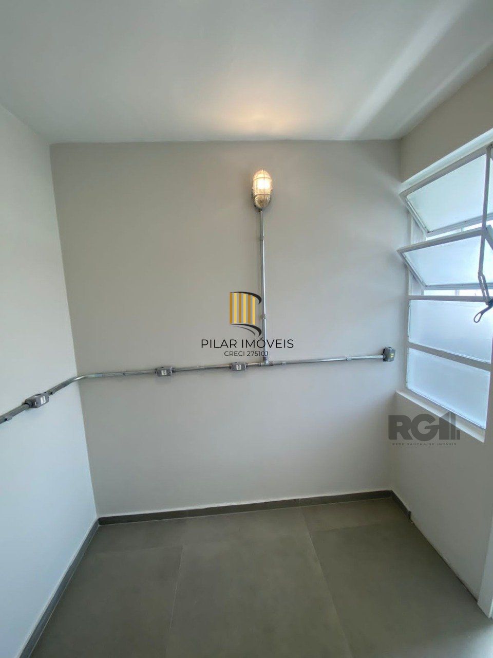 Apartamento para Venda - 74.48m², 2 dormitórios, 1 vaga - Petrópolis