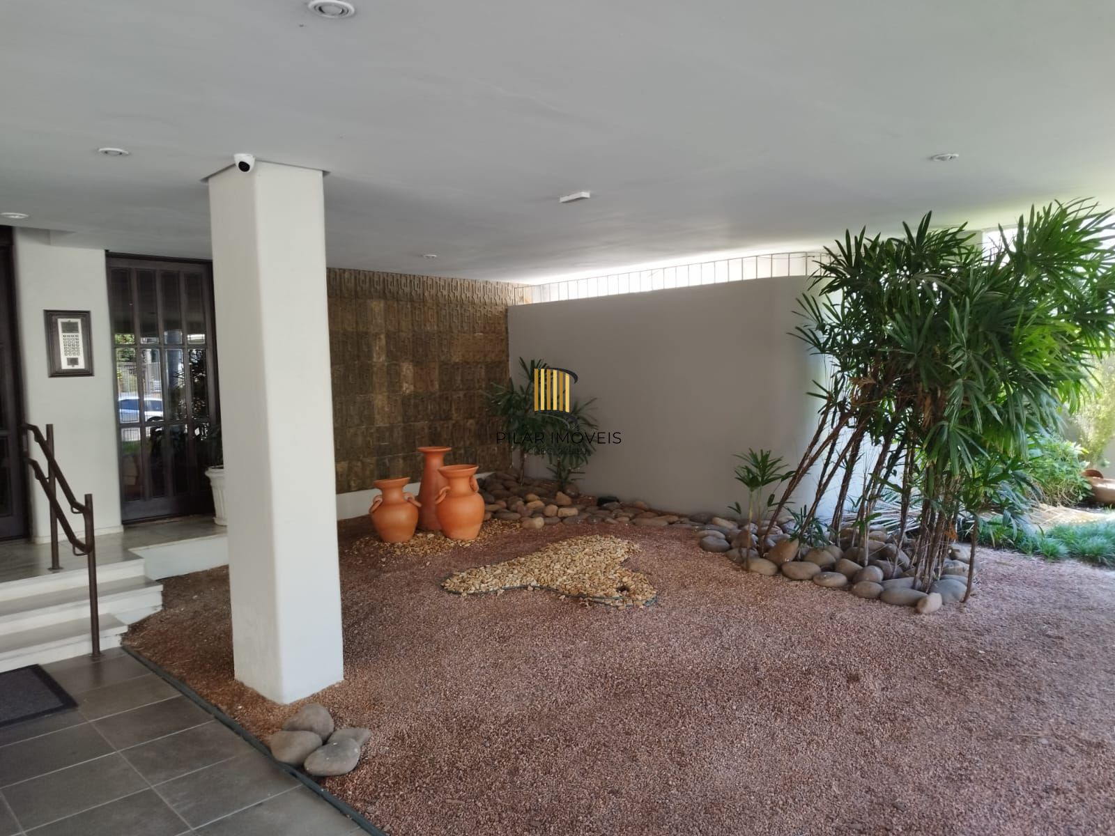 Apartamento de 2 quartos, 2 banheiros e 1 vaga de garagem no bairro Petrópolis