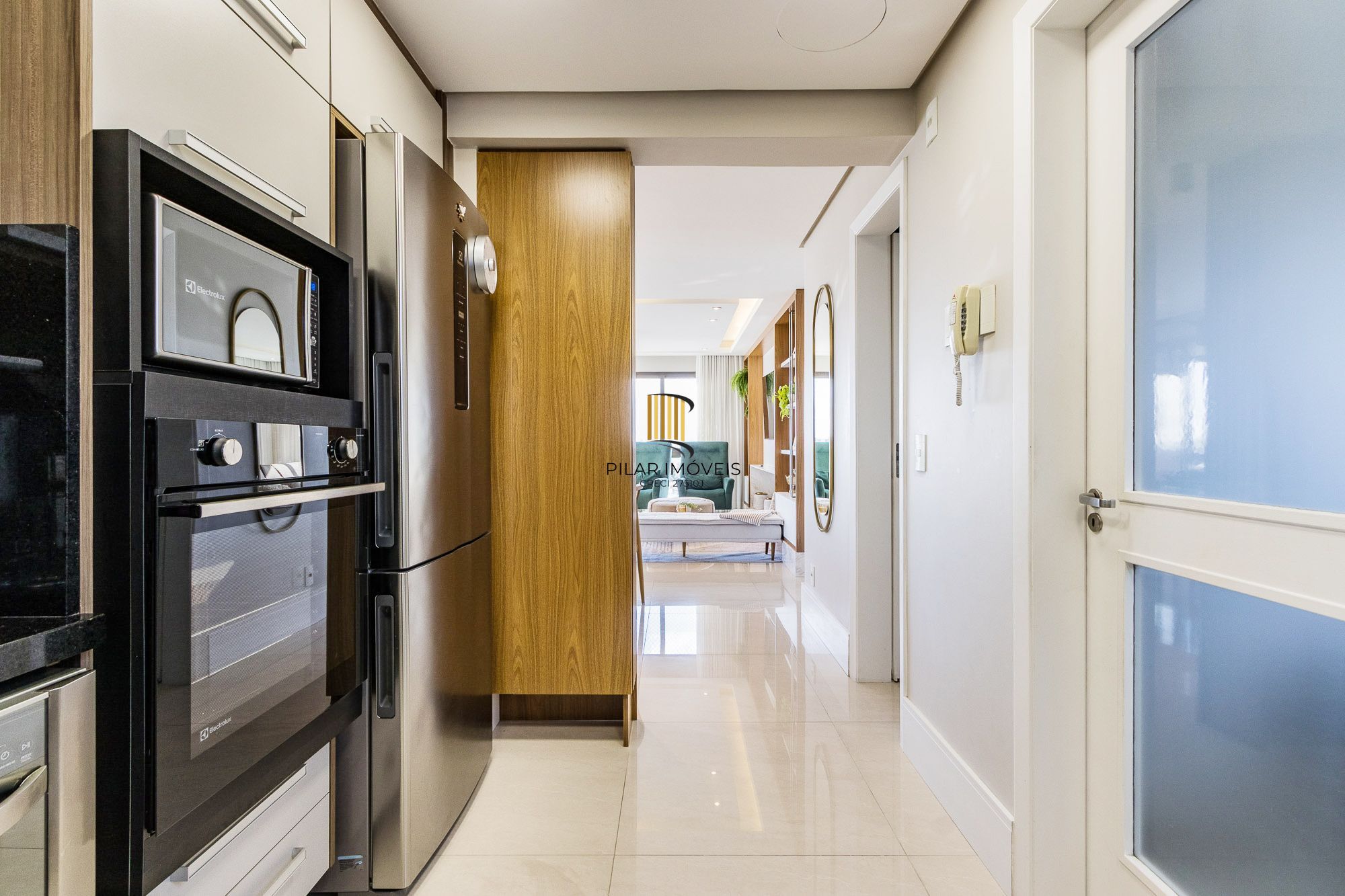Apartamento de 3 quartos, suíte e 2 vagas de garagem bairro Higienópolis em POA
