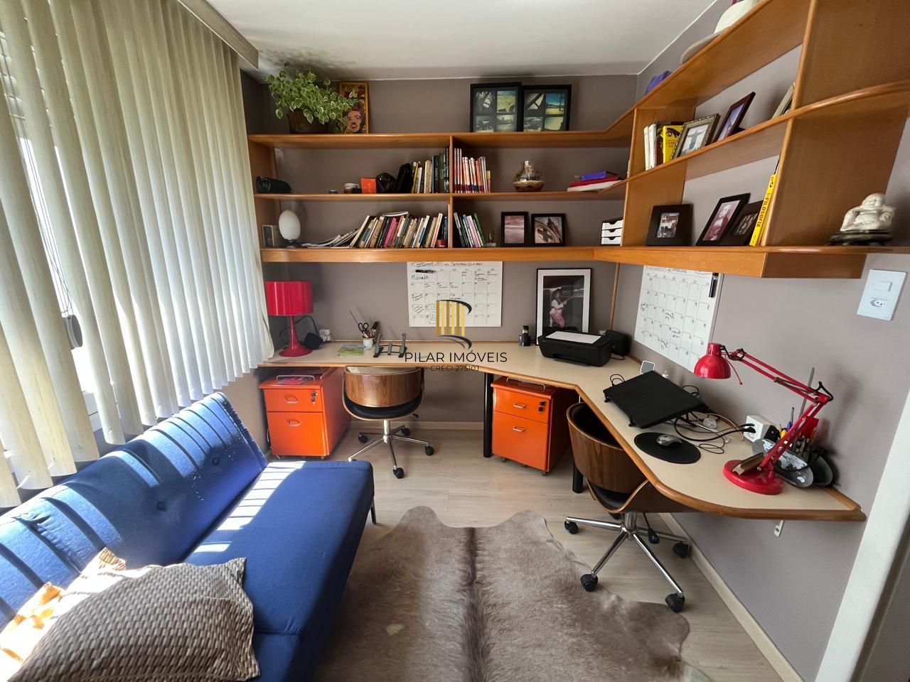 Apartamento de 2 quartos, 2 banheiros e 1 vaga de garagem no bairro Santana POA