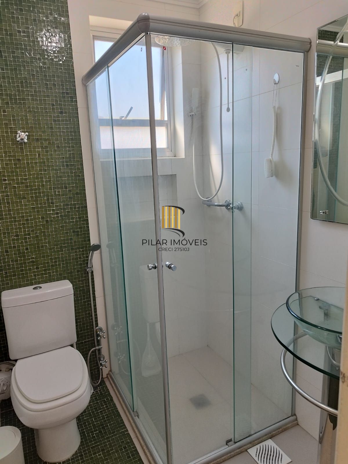 Apartamento de um quarto e uma vaga de garagem no bairro Santa Cecília