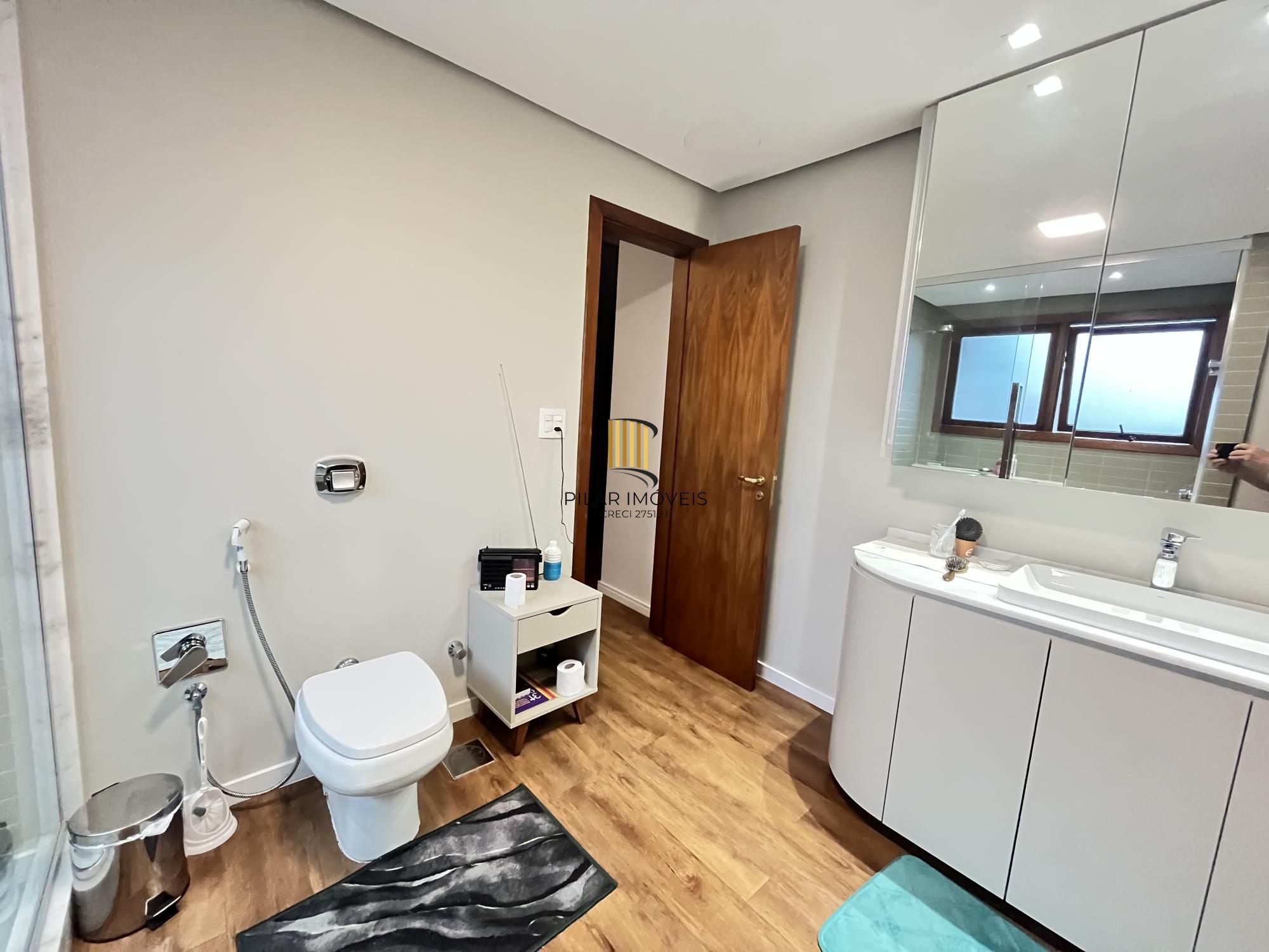 Apartamento de 3 quartos, 2 suítes, 1 americana e 2 vagas no bairro Farroupilha