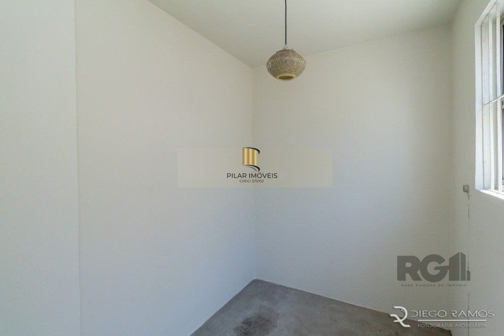 Apartamento 2 dormitórios, sendo 1 suíte, 72 m² de área privativa e 2 vaga(s) de garagem. Localizado na Rua/Av. Bagé, no bairro Petrópolis em Porto Alegre.