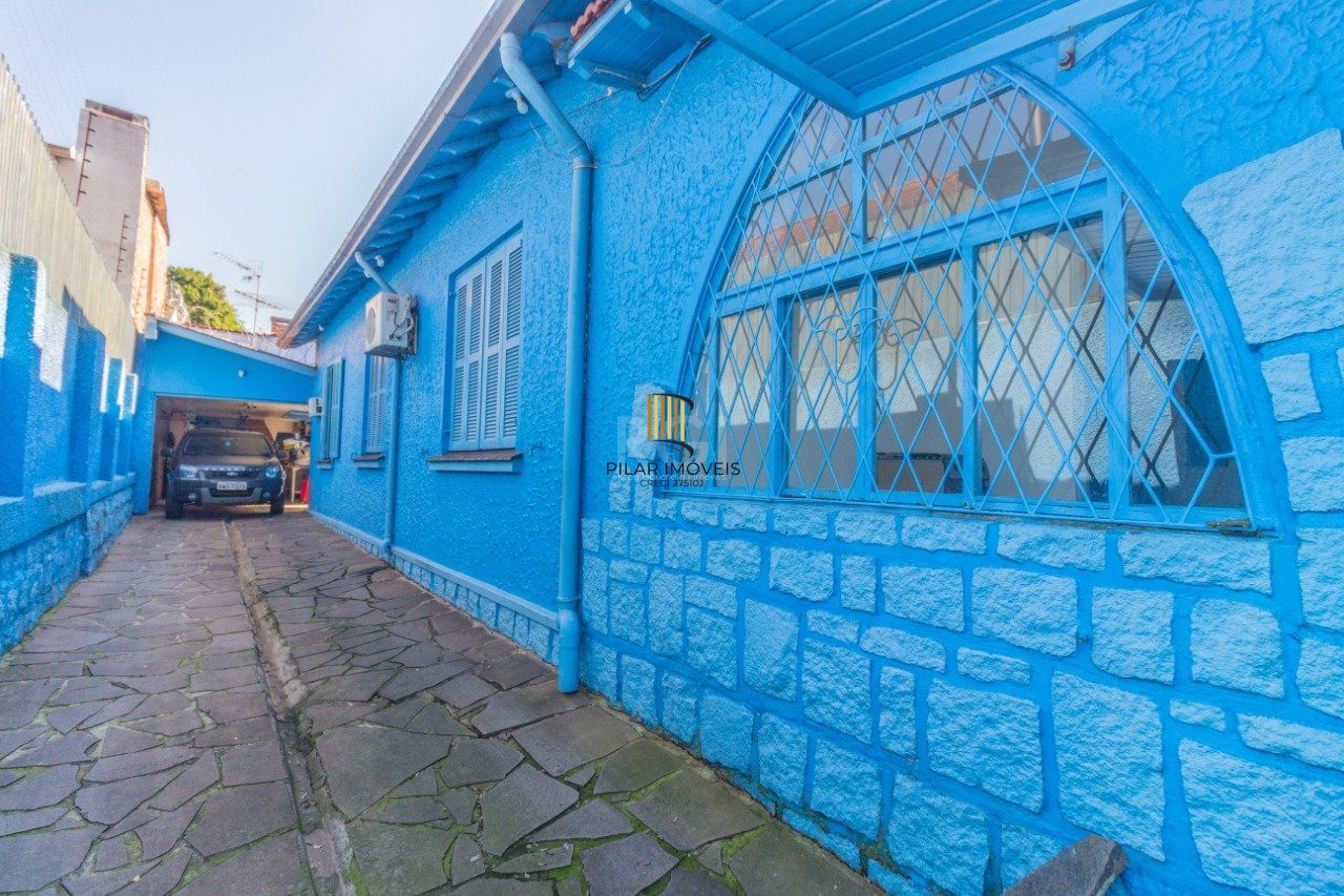 Casa para Venda - 165m², 3 dormitórios, 4 vagas - Santa Tereza