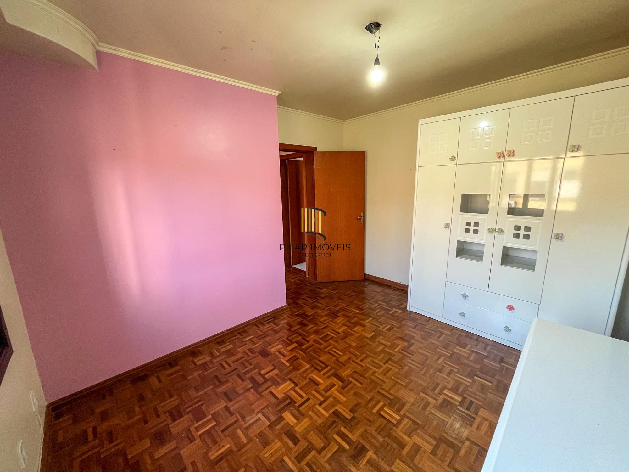 Casa de 3 dormitórios e 1 suíte no bairro Menino Deus em Porto Alegre