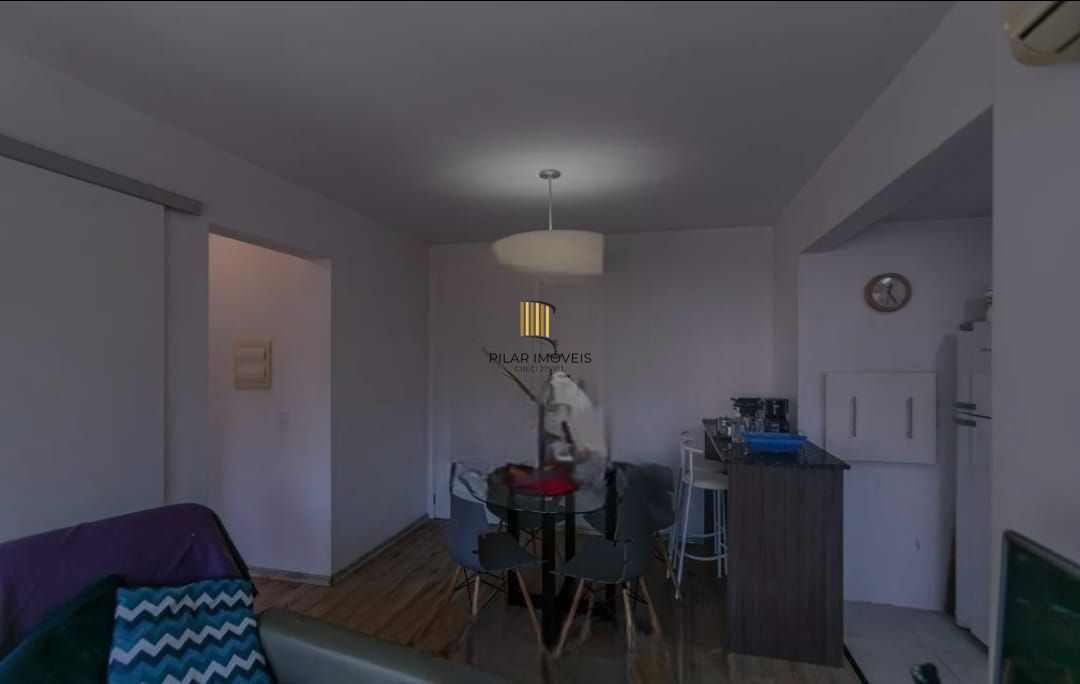 Apartamento de 2 quartos e 1 vaga de garagem no bairro Tristeza em Porto Alegre