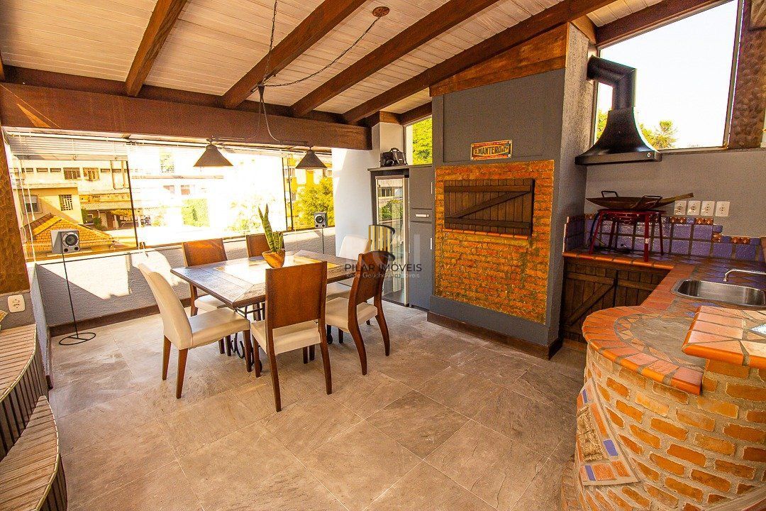 Cobertura para Venda - 116.36m², 2 dormitórios, sendo 1 suites, 1 vaga - Petrópolis
