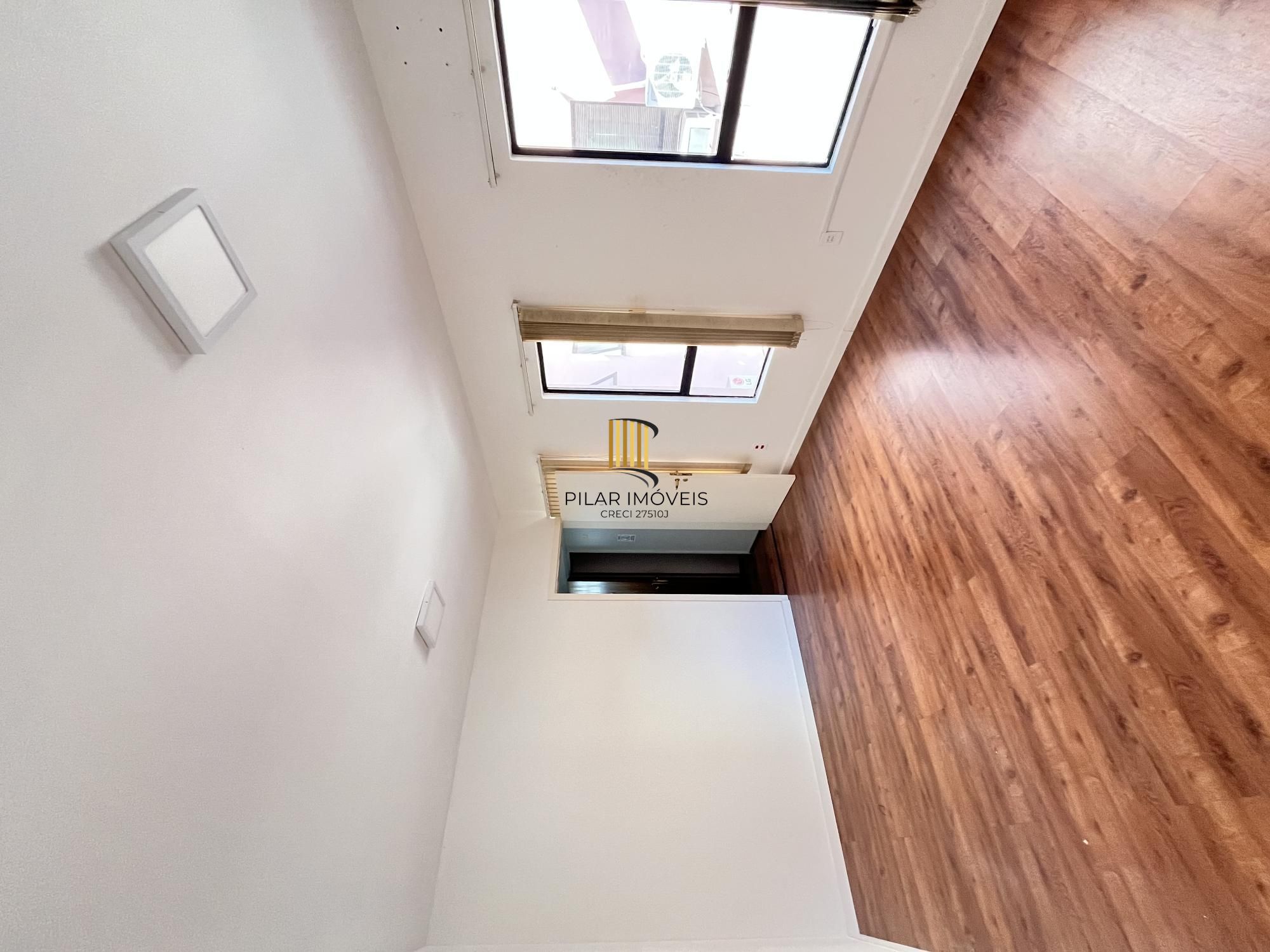 Sala comercial com uma vaga de garagem no bairro Bom Fim em Porto Alegre