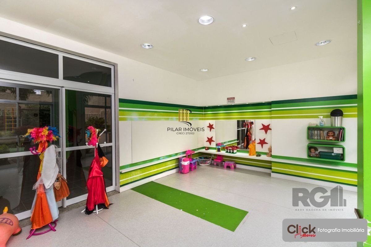 Vende apartamento de 3 quartos, sendo 1 suíte, mobiliado, 1 vaga coberta e escriturada, no Jardim Lindóia - Porto Alegre
