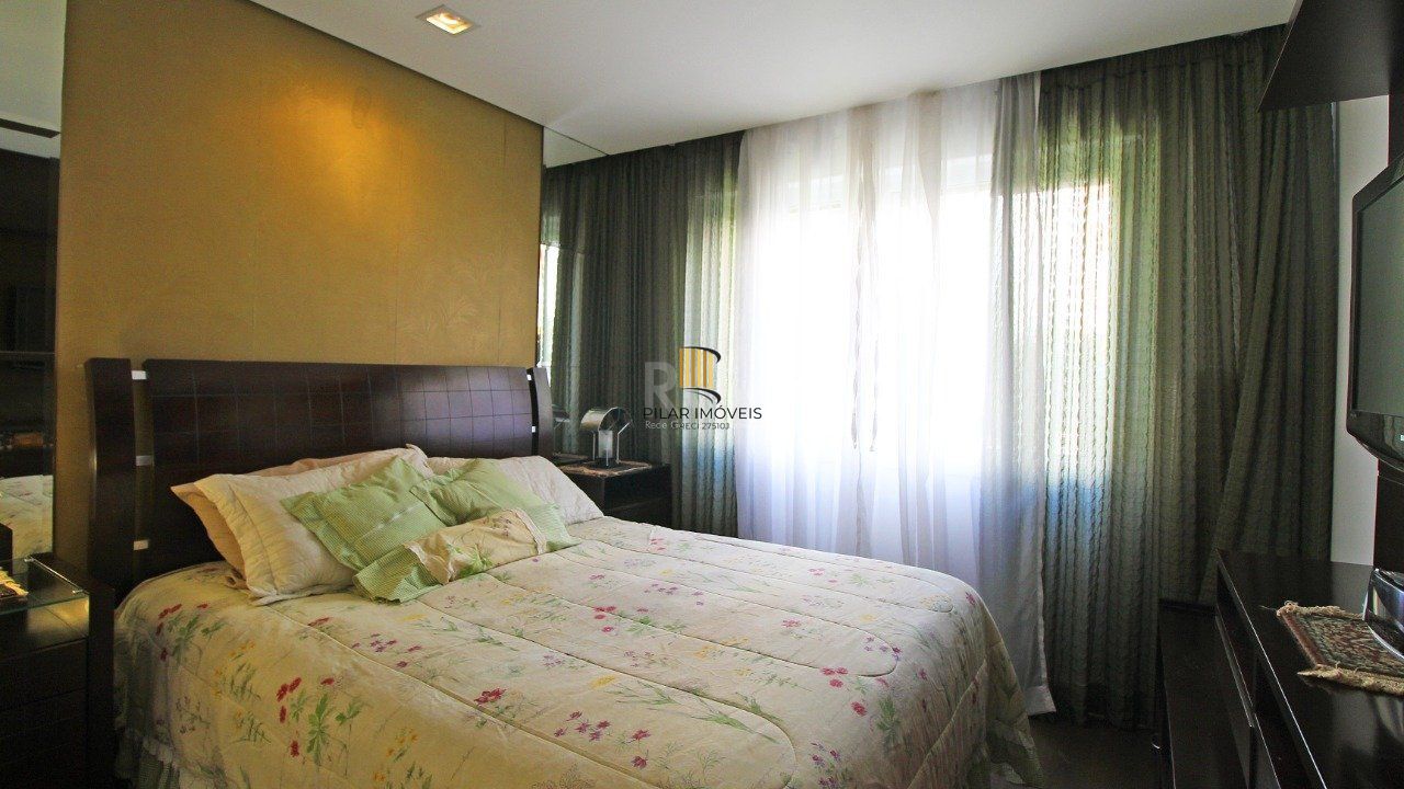 Apartamento com três (3) dormitórios, três (3) suítes sendo uma (1) suíte master e quatro (4) vagas de garagem com dois (2) depósitos próximo ao shopping  Iguatemi, no Condomínio Cipriani Nuova Archit