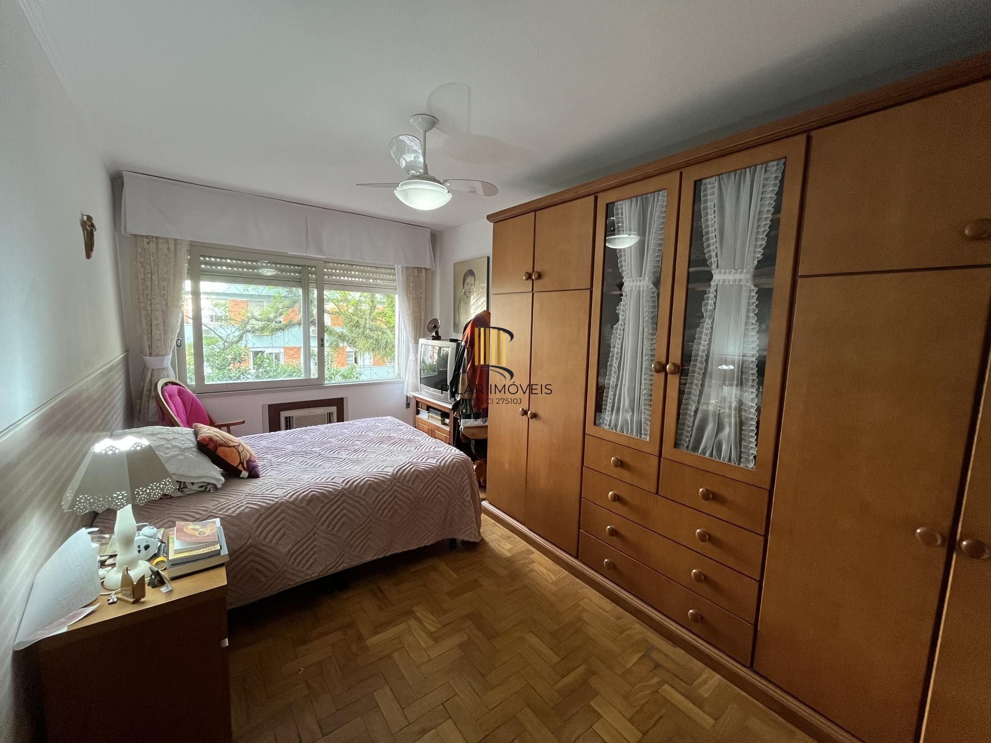 Apartamento de 3 quartos, suíte e 1 vaga de garagem no bairro Petrópolis em POA