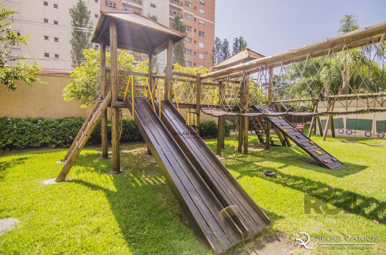 Apartamento de 3 quartos, suíte e duas vagas de garagem no bairro Jardim Europa