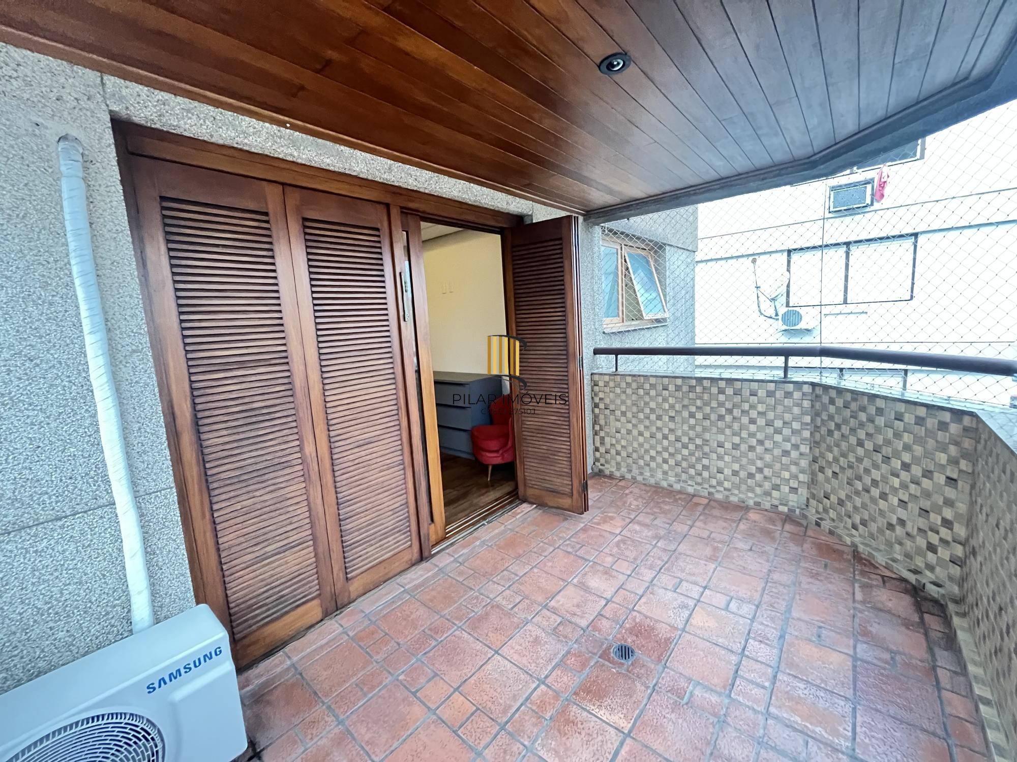 Apartamento de 3 quartos, 2 suítes, 1 americana e 2 vagas no bairro Farroupilha