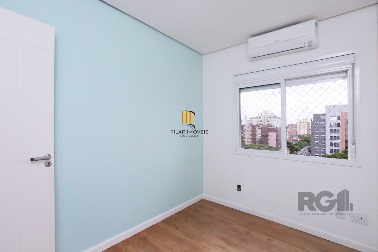 Apartamento de 2 quartos, suíte e 2 vagas de garagem no bairro Menino Deus