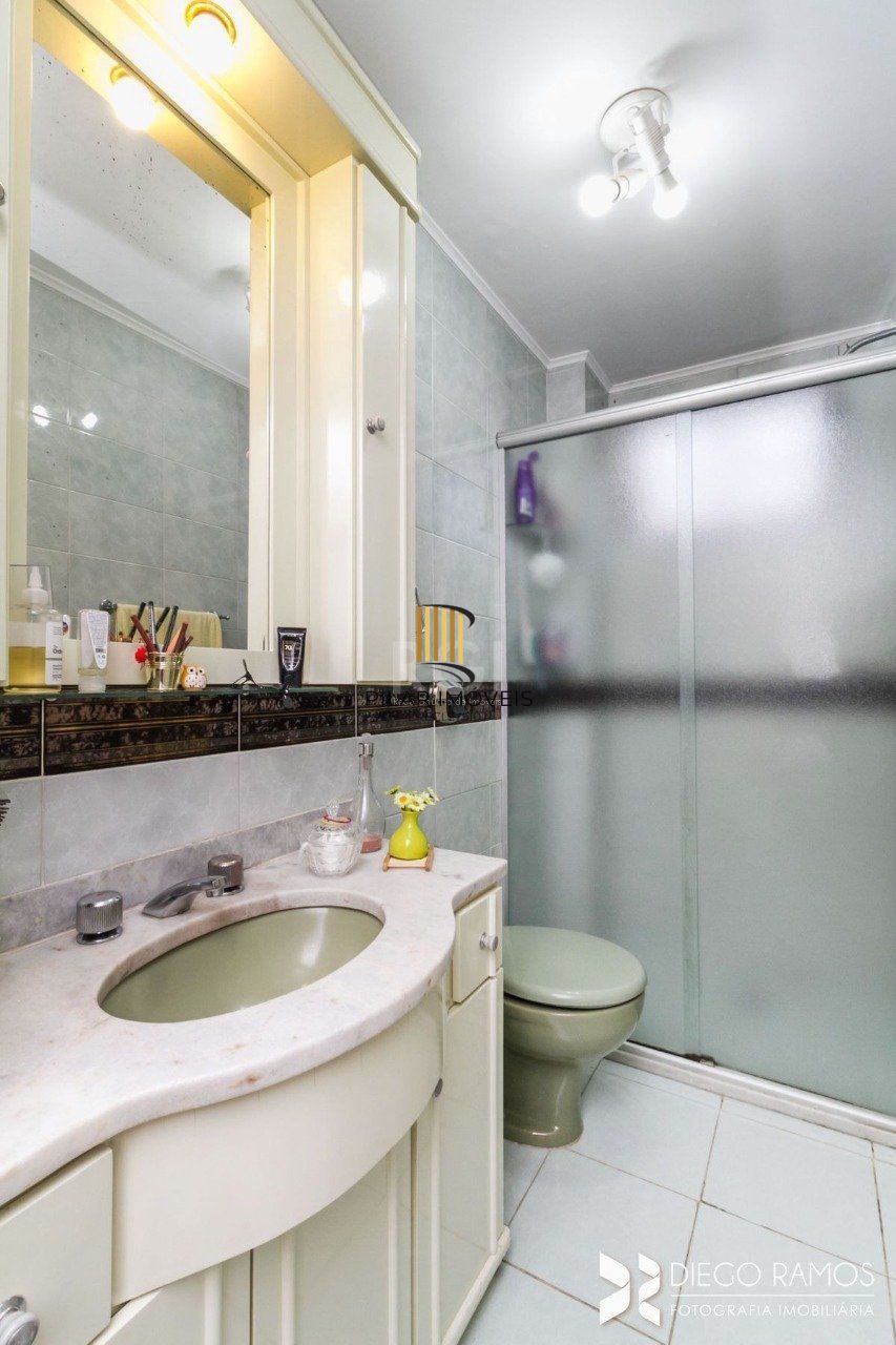 Apartamento para Venda - 111m², 3 dormitórios, sendo 1 suites, 2 vagas - Menino Deus
